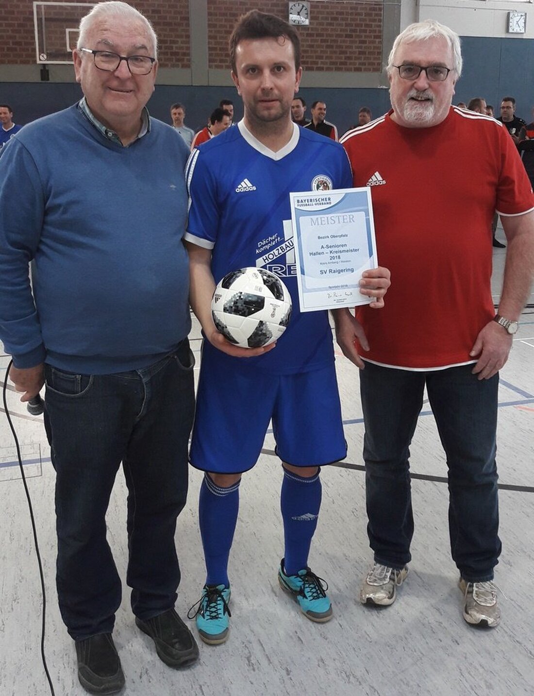 Eschenbach. Am Samstag spielten acht Mannschaften um die Hallenkreismeisterschaft der A-Senioren des Kreises Amberg/Weiden. Der SC Eschenbach darf sich jetzt freuen, denn für die Mannschaft geht es weiter! In der Gruppe A [&hellip;]