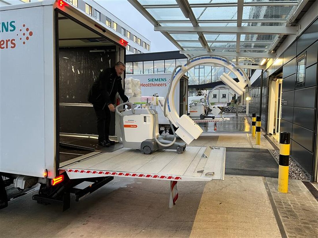 Weiden. Das Klinikum Weiden erhielt durch eine Technologiepartnerschaft mit Siemens Healthineers moderne Röntgentechnik, darunter vier mobile C-Bögen. Die Geräte verbessern die Diagnostik und Behandlung und erhöhen den wirtschaftlichen Nutzen.