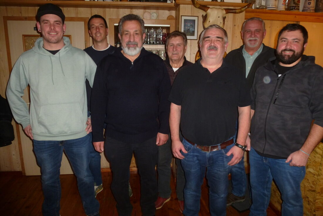 Kaltenbrunn. Simon Bendl ist der neue Leiter der Stockschützen des FC Kaltenbrunn. Unter seiner Führung stehen Nachwuchsförderung und die Teilnahme an Turnieren im Fokus.