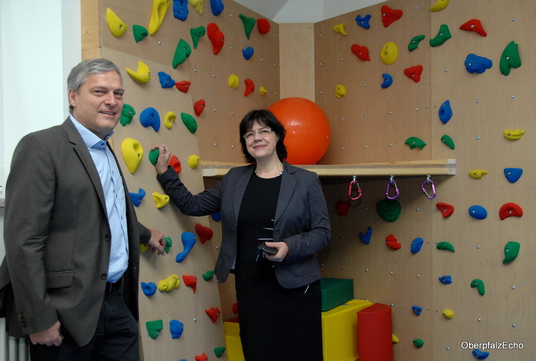 Weiden. Im Sozialpädiatrischen Zentrum am Klinikum Weiden werden Kinder und Jugendliche mit Auffälligkeiten und Störungen in der Entwicklung, mit chronischen Erkrankungen und mit körperlicher oder geistiger Behinderung untersucht, behandelt und [&hellip;]