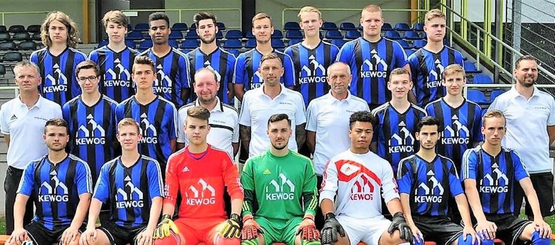 Weiden. Das ist daneben gegangen: Die U19-Junioren des Fußball-Bayernligisten SpVgg SV Weiden haben am Samstag beim Saisonauftakt in der Landesliga Süd Lehrgeld bezahlt. Allerdings zeigte der jüngere Jahrgang der Schwarz-Blauen [&hellip;]