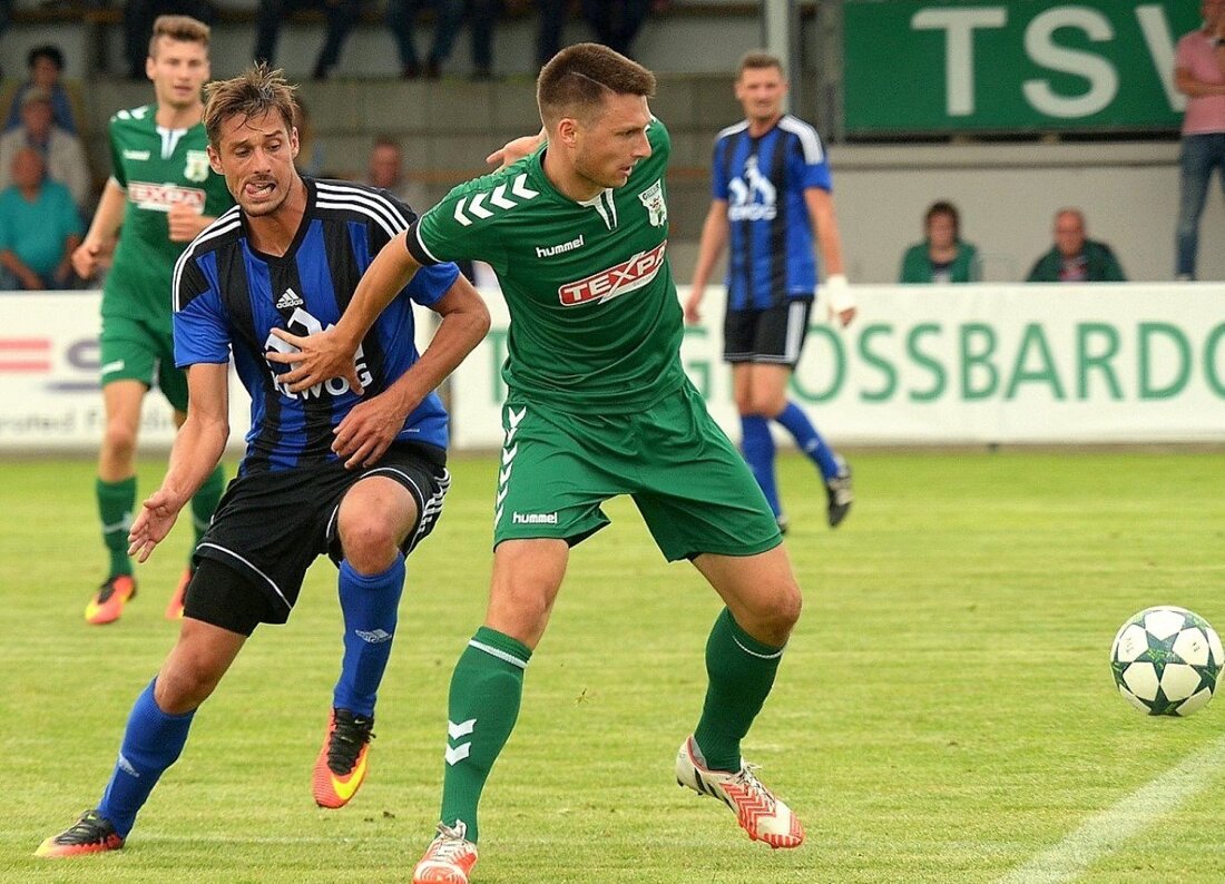 Weiden. Starker Auftakt der Bayernliga-Fußballer der SpVgg SV Weiden: Die neu formierte Mannschaft von Trainer Stefan Fink holte sich am Samstagnachmittag beim TSV Großbardorf ein 3:3 (1:1), gaben allerdings in [&hellip;]