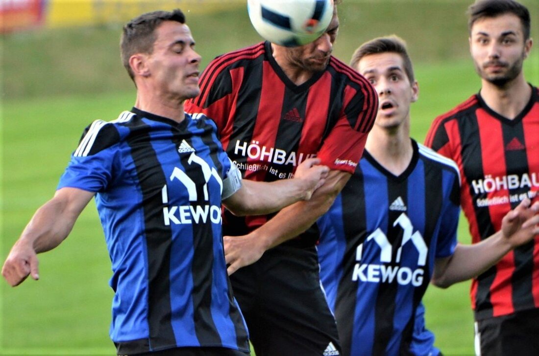 Weiden. Stefan Fink, Trainer des Fußball-Bayernligisten SpVgg SV Weiden, kann zufrieden sein. Nach dem Testspiel am Mittwochabend beim Süd-Kreisligisten SC Luhe-Wildenau, das die Schwarz-Blauen mit 4:0 (2:0) für sich entschieden, [&hellip;]
