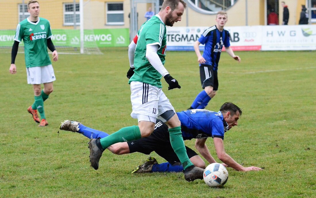 Weiden. Der Fußball-Bayernligist SpVgg SV Weiden hat am Samstag vor lediglich 186 Zuschauern im Heimspiel gegen den 1. FC Sand einen schon sicher geglaubten Sieg in sprichwörtlich letzter Sekunde noch [&hellip;]
