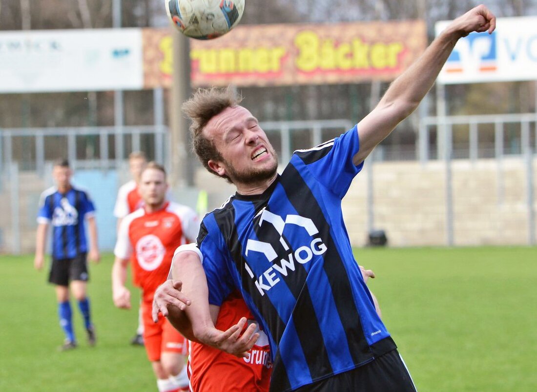 Weiden. Der Fußball-Bayernligist SpVgg SV Weiden verharrt weiter im Tabellenkeller. Die Mannschaft von Trainer Franz Koller unterlag am Samstag im heimischen Sparda-Bank-Stadion im Oberpfalz-Derby dem ASV Neumarkt mit 0:1 (0:1) [&hellip;]