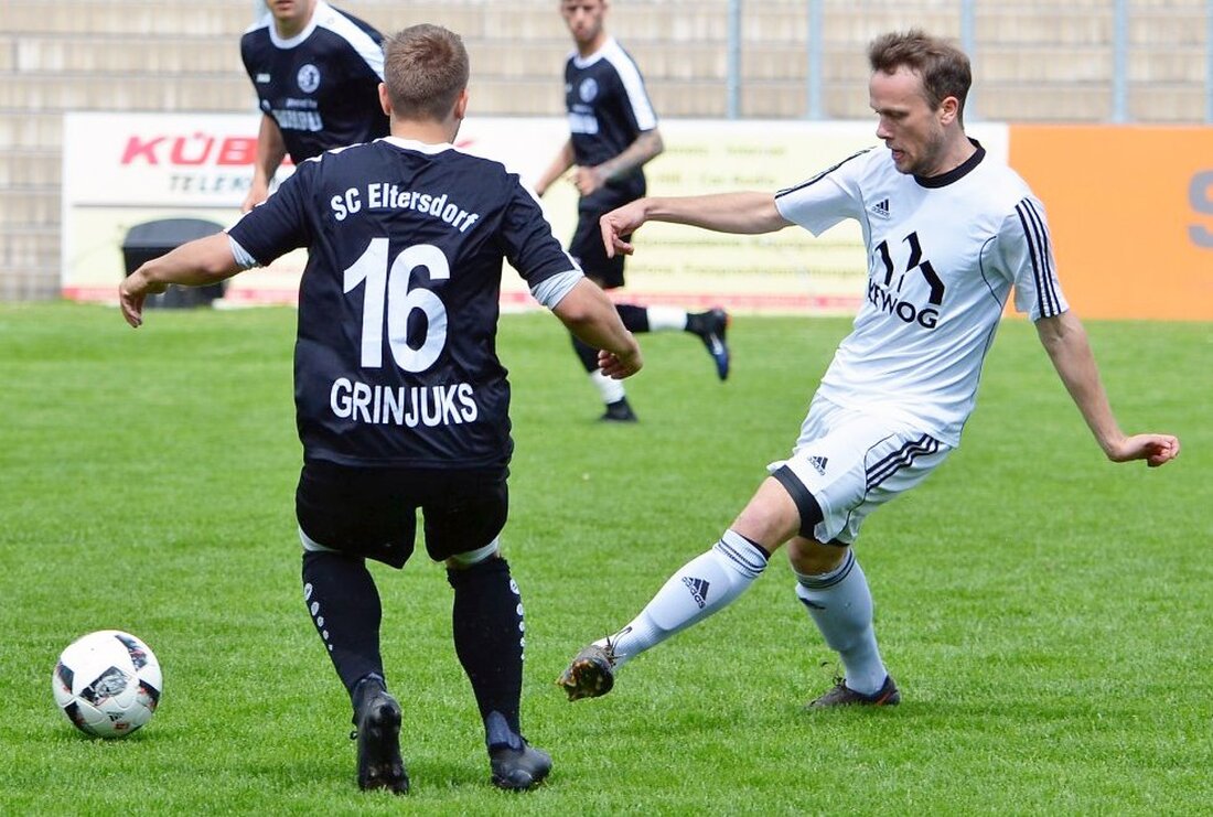 Weiden. Der Fußball-Bayernligist SpVgg SV Weiden (aktuell 40 Punkte) muss bis zum letzten Spieltag um den direkten Klassenerhalt zittern. Zwar verbesserte die Mannschaft von Trainer Franz Koller mit dem 3:1 [&hellip;]