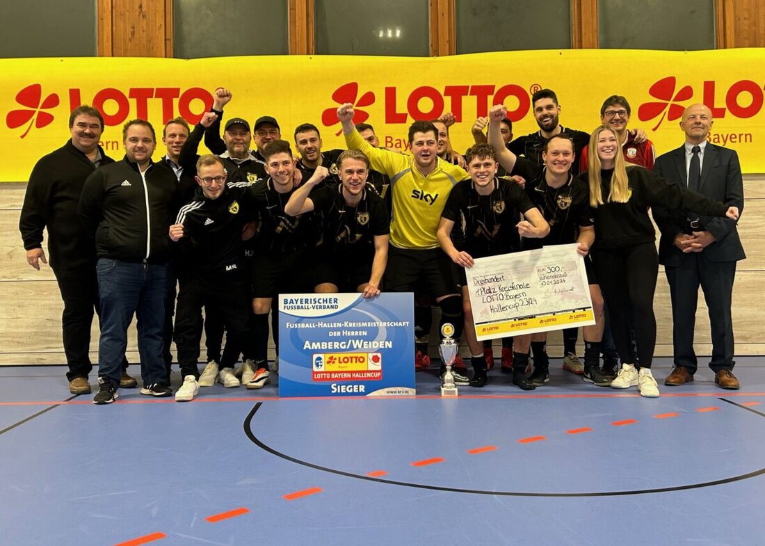 Amberg/Weiden. Die Futsal-Kreis- und Bezirksmeisterschaften finden im Januar mit mehreren Teams statt, wobei der SV Waldau seinen Titel verteidigen möchte. Es gibt Geldpreise und einen Sonderpreis für die Mannschaft mit den meisten Toren.