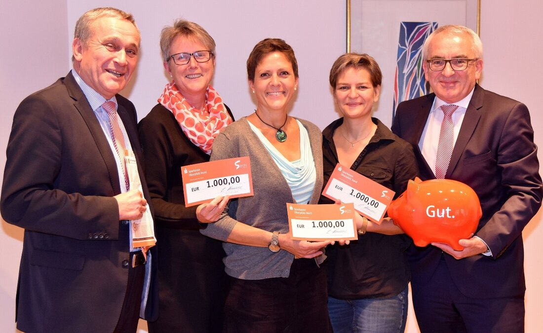 Weiden. Die Sparkasse Oberpfalz Nord setzt auch im Jahr 2016 ihre Tradition fort und unterstützt gemeinnützige Projekte und Einrichtungen. Die Organisationen haben einen karitativen und sozialen Charakter. Es wird aber auch den Vereinen, [&hellip;]