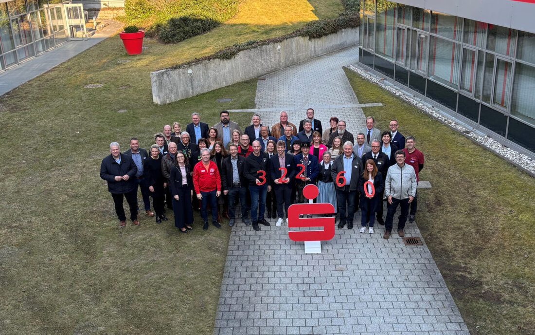 Amberg. Die Sparkasse Amberg-Sulzbach spendet 32.260 Euro an 34 Vereine und gemeinnützige Organisationen in der Region und stärkt damit Projekte in den Bereichen Soziales, Bildung, Kultur und Sport.