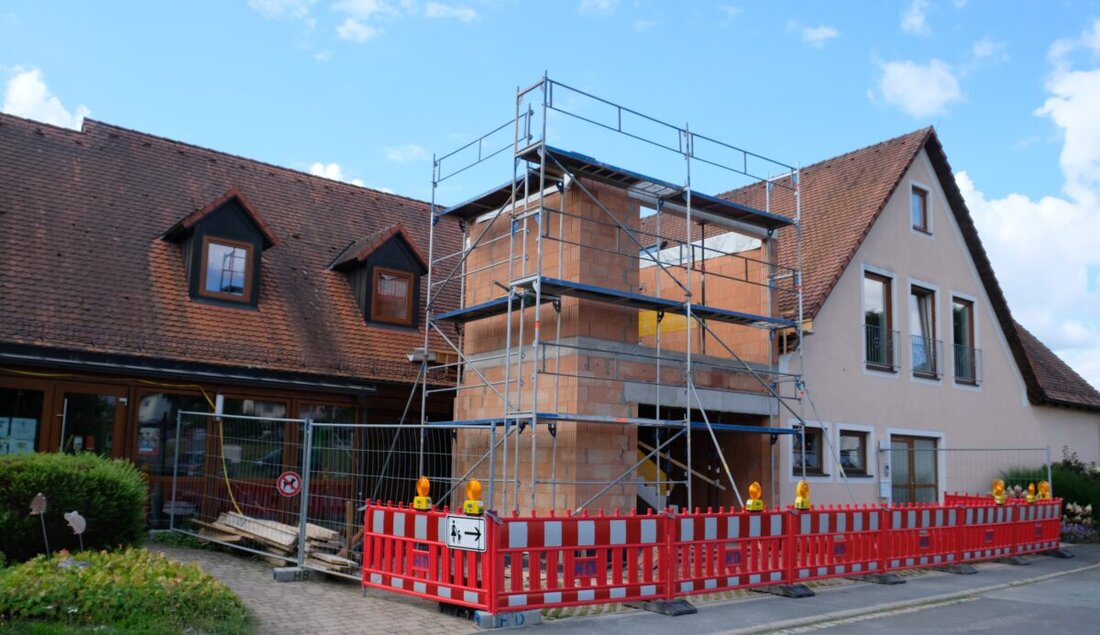 Speinshart. Die Gemeinde passt ab 2025 die Grundsteuer an, die Hebesätze A und B werden gesenkt, doch mit dem Ziel, Mehreinnahmen zu generieren. Bürgermeister Nickl erwägt wegen finanzieller Zwänge und Unsicherheiten auch eine moderate Erhöhung der Grundsteuer.