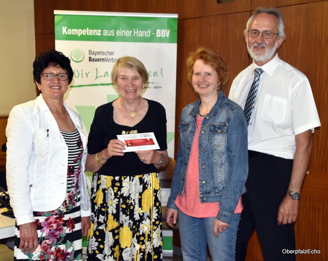 Weiden. „Wir Landfrauen sind immer darauf bedacht, unseren sozialen Verpflichtungen nachzukommen“, betont Kreisbäuerin Christa Kick. Beim Landfrauentag im März riefen die Landfrauen alle Besucher zum Spenden für die von Dr. [&hellip;]