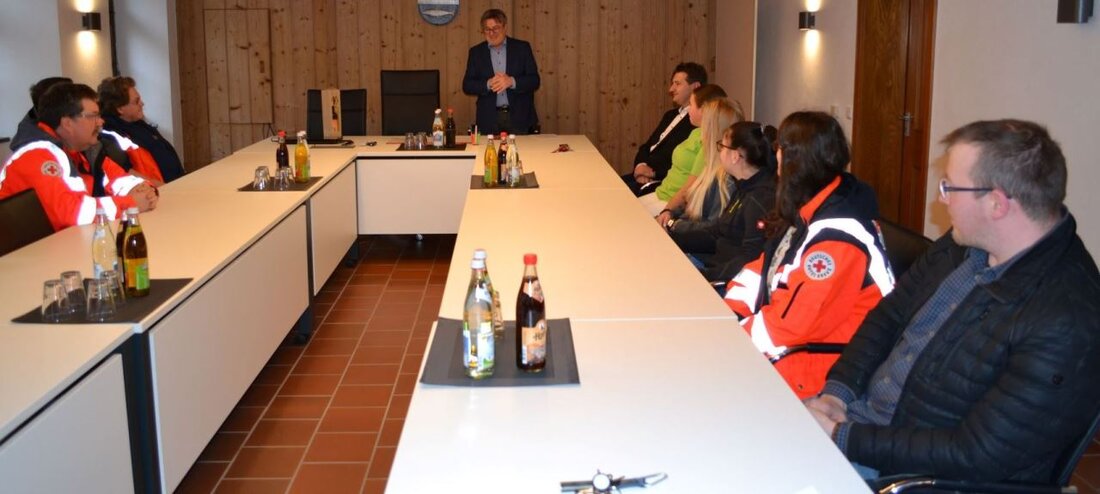 Eslarn. Bürgermeister Reiner Gäbl macht den Helfern vor Ort ein besonderes Geschenk – und das obwohl er seinen 60. Geburtstag gefeiert hat. Ein runder Geburtstag ist Grund für große Geschenke [&hellip;]