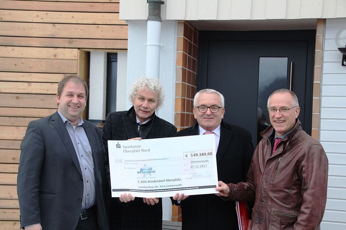 Immenreuth. Für das SOS-Kinderdorf Oberpfalz in Immenreuth war heuer schon am 7. Dezember Weihnachten. Dafür verantwortlich ist die Aktion Sternstunden, die der Einrichtung für die umfassende Sanierung eines Kinderdorfhauses 149.389 [&hellip;]