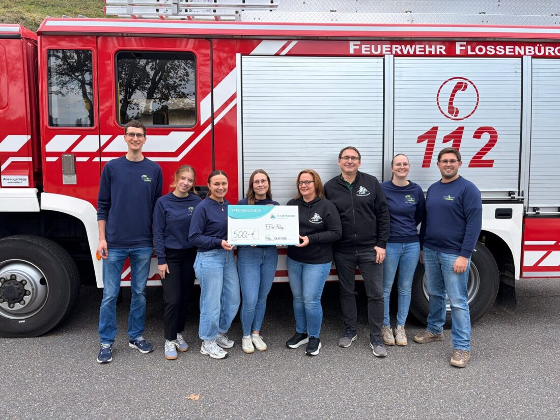 Flossenbürg. Die Burgfinanzen Nordoberpfalz GmbH unterstützt die Freiwillige Feuerwehr mit 500 Euro für das 150-jährige Jubiläum und würdigt damit deren langjährige Arbeit. Den Scheck übergaben Michaela und Michael Jung.