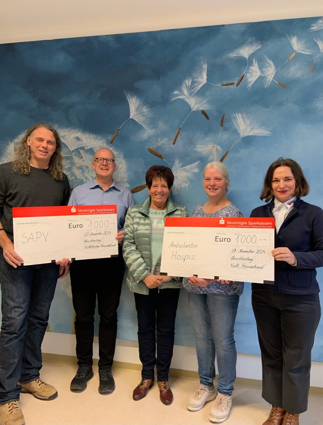 Leuchtenberg. Mitglieder des Katholischen Frauenbunds Leuchtenberg übergaben Spenden an das SAPV-Team Neustadt und den ambulanten Hospizdienst in Weiden. 