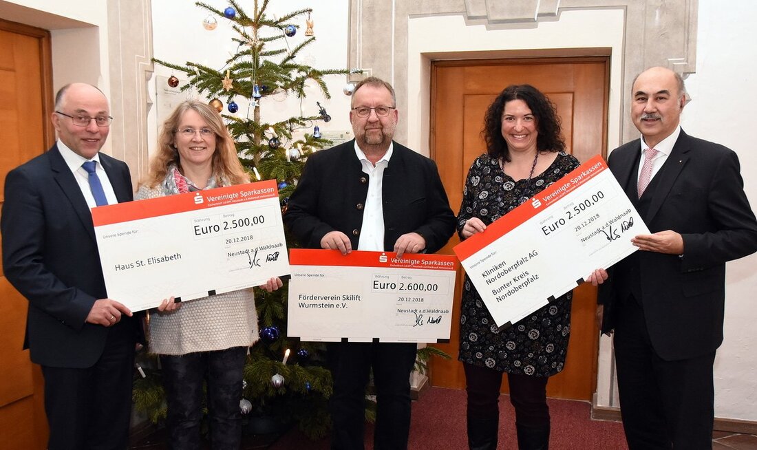 Neustadt/WN „Bei uns halten die Leute noch zusammen. Sie schauen nicht auf die Stunden, Tage und Jahre, die sie sich ehrenamtlich engagieren“, lobte Sparkassen-Vorstand Josef Pflaum die hohe Ehrenamtsdichte in [&hellip;]