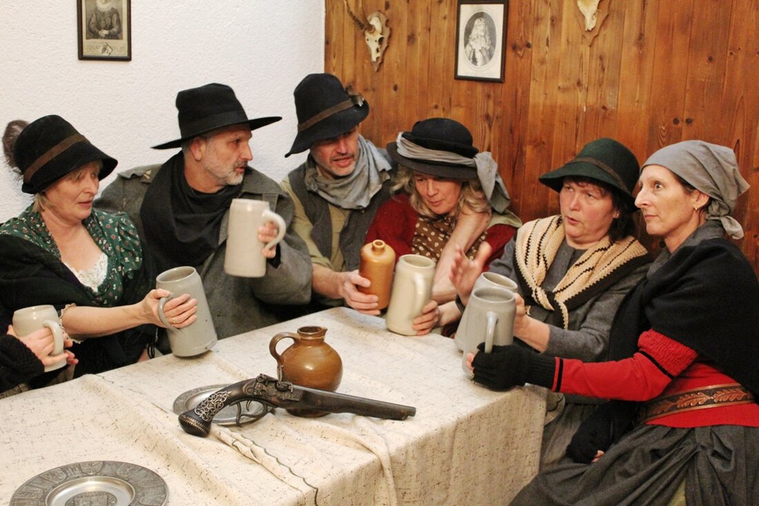 Leuchtenberg. Das Wirtshaus im Spessart findet sich in diesem Sommer auf der Bühne des Freilandtheaters Leuchtenberg wieder. Regisseurin Marlene Wagner-Müller präsentiert ein spritziges Stück mit Musik, Spannung und einfach guter [&hellip;]