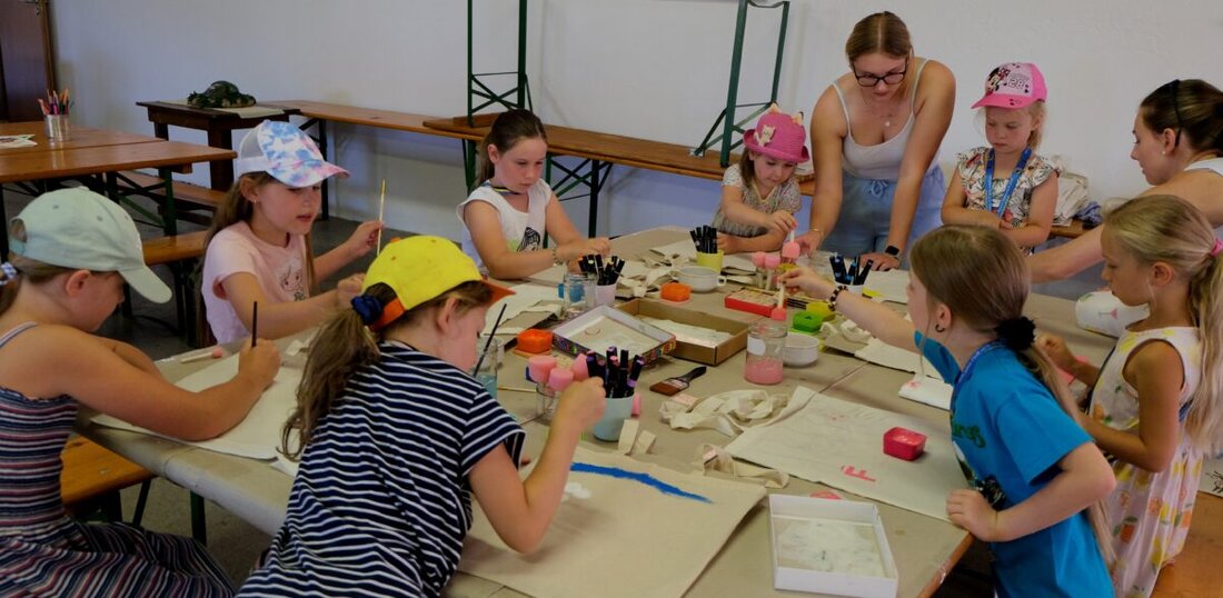 Floß. Spiel und Spaß beim Kleintierzuchtverein: über 50 Kinder bewältigten acht Stationen, die Bastel-Ecke war der Renner, am Ende gab’s Bratwürste. Frühschoppen am 20. September, Watter-Turnier am 26. September.