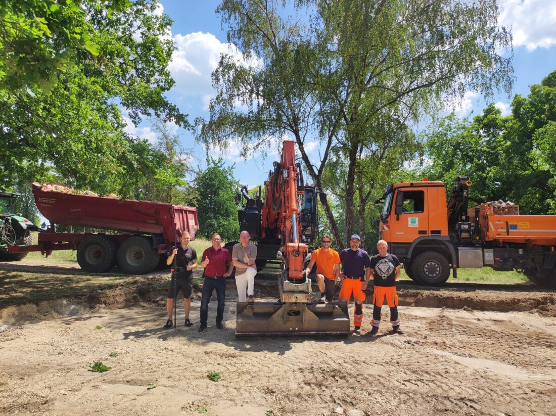 Burglengenfeld. Am Galgenberg haben die Arbeiten für den neuen Spielplatz begonnen. Geplant sind eine Spielkombination, eine Doppelschaukel und eine Vogelnestschaukel; zudem entsteht ein Bewegungsparcours für Erwachsene.