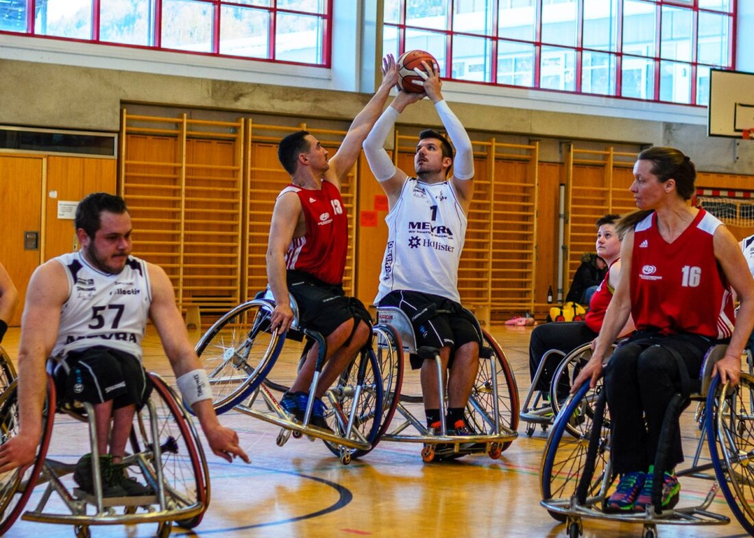 Weiden. Leider hatten die Weidener Rollstuhlmannschaft “rollactiv baskets 1” bei ihrem Spieltag eher weniger Glück. Die Mannschaft trat zu Gast in Tirol gegen den Tabellenzweiten und die Tabellenvierten Rosenheimer an. [&hellip;]