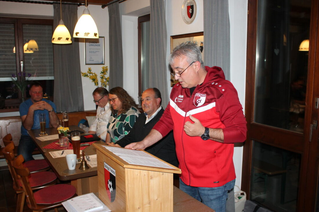 Trabitz. Die Spielvereinigung Trabitz erlebt einen beispiellosen Aufschwung, mit sportlichem Erfolg und Mitgliederwachstum, aber warnt vor Überforderung der Aktiven. Vorsitzender und Bürgermeisterin loben die Entwicklung und die Gemeinschaft, betonen jedoch die Notwendigkeit weiterer Unterstützung.