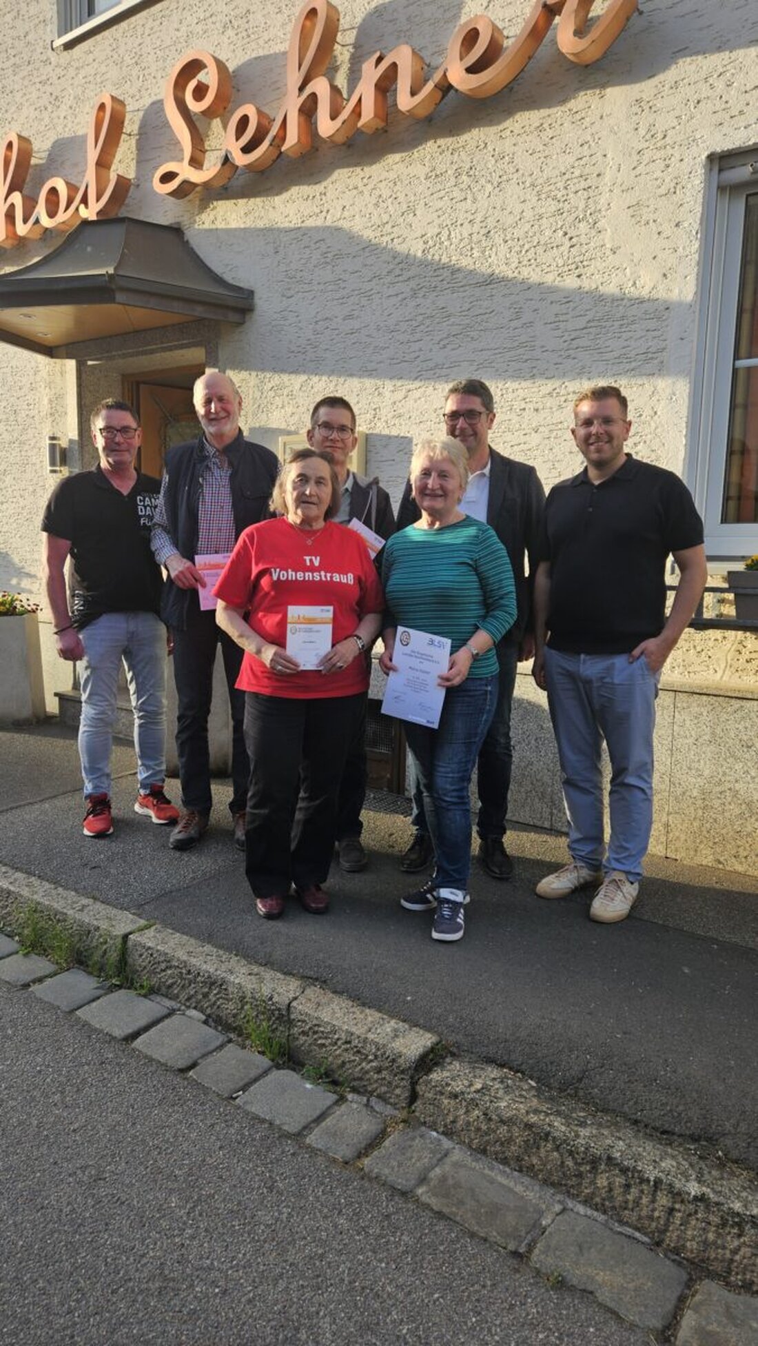 Weiden/Neustadt. Bei der Sportabzeichen-Prüferfortbildung des BLSV zog Kreisreferent Michael Meiler Bilanz für 2025, ehrte engagierte Sportler und Prüfer und informierte über Neuerungen für 2026. Ehrungen setzten Glanzpunkte.