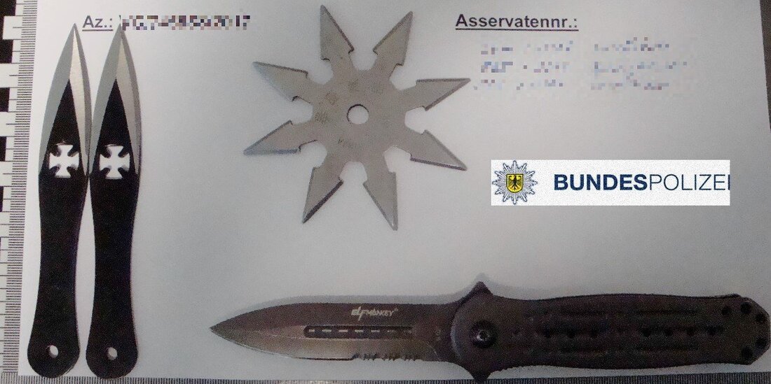 Pleystein. Der zweite Fall binnen kurzer Zeit: Nachdem die Fahnder der Bundespolizeiinspektion Waidhaus vor kurzem 50 in Deutschland verbotene Schlagringe sicherstellten, erwischten sie nun einen 32-Jährigen. Der wollte am Montag [&hellip;]
