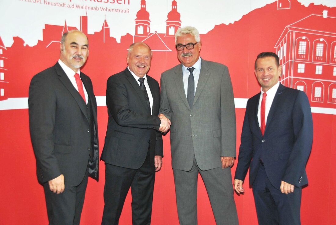 Neustadt/WN/Eschenbach. An der Spitze der Vereinigten Sparkassen Neustadt/WN/Eschenbach/Vohenstrauß ist pünktlich zum heutigen 40-jährigen Jubiläum ein Wechsel vollzogen worden: Eschenbachs Bürgermeister Peter Lehr übergab den Vorsitz im Aufsichtsgremium an Rupert Troppmann, den Ersten Bürgermeister [&hellip;]