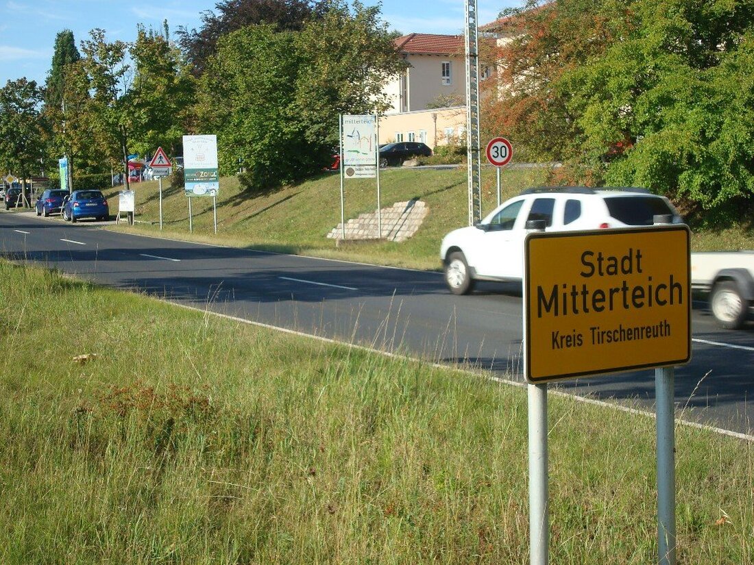 Mitterteich. In der Stadt Mitterteich ist es ruhiger geworden. Seit Anfang September dürfen alle Fahrzeuge, die durch den Ort von Ost nach West wollen nur noch langsam fahren, das heißt [&hellip;]