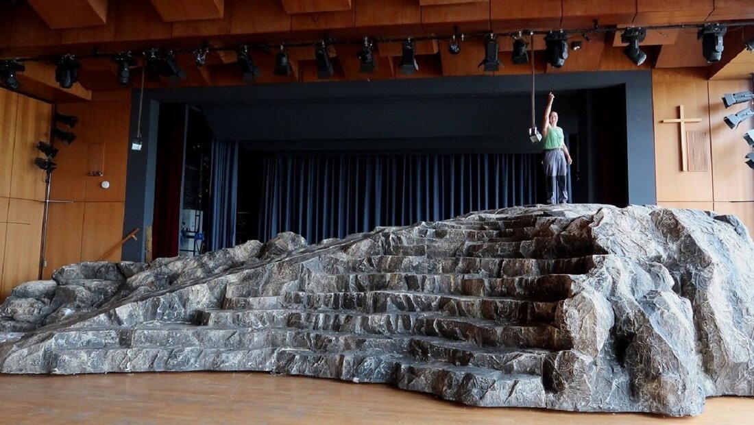 Tirschenreuth. Seit ihrer Uraufführung im Jahr 1997 begeistert „Die Tirschenreuther Passion“ alle fünf Jahre das Publikum. Mit der Neuinszenierung des Stücks durch den Autor Johannes Reitmeier will „Die neue Tirschenreuther Passion“ [&hellip;]