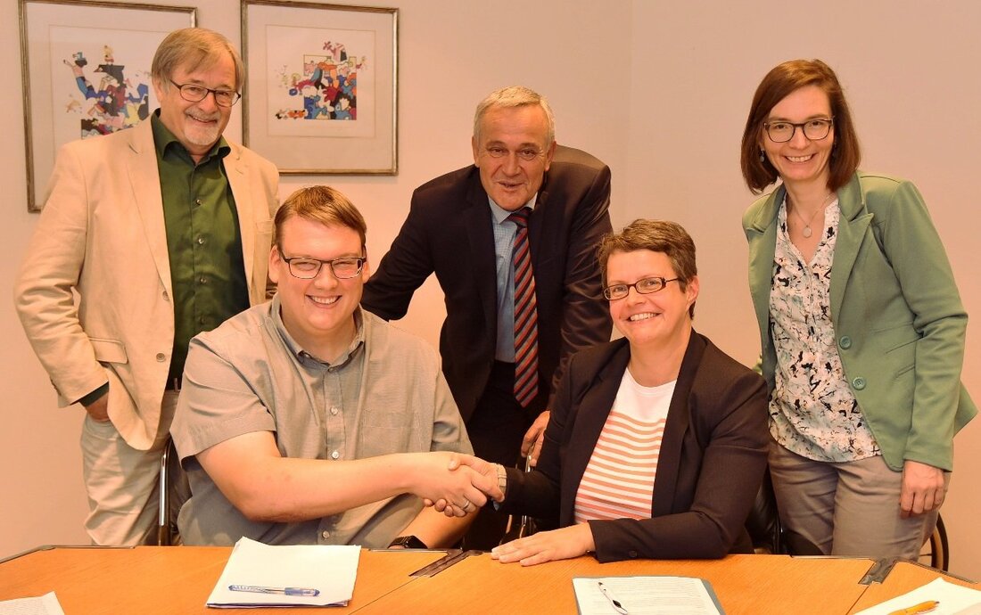 Weiden. Die neue Integrationsbeauftragte der Stadt Weiden übernimmt das Ruder.  Von Jürgen Wilke  In vielen bundesdeutschen Städten gibt es Integrationsbeauftragte. Nach einem Stadtratsbeschluss vom Februar 2007 auch in Weiden. Der [&hellip;]