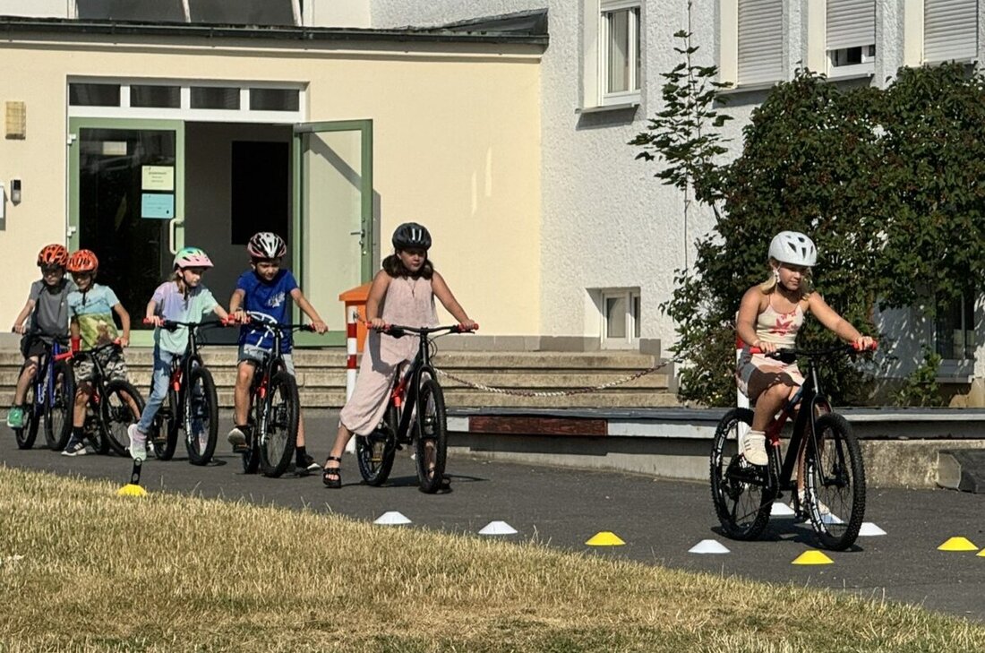 Windischeschenbach. Die Stadt stellt der Grundschule 15 neue Fahrräder für den Verkehrsunterricht bereit und investiert 9.500 €. So werden Drittklässler besser auf den Radlführerschein und sicheres Fahren vorbereitet.