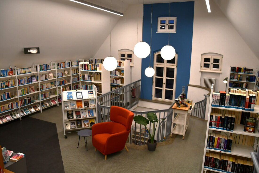 Burglengenfeld. Nach sechs Wochen Renovierung hat die Stadtbibliothek seit 2. Januar wieder geöffnet. Frischer Anstrich, neue Regale und mehr Platz laden nun alle Generationen zum Lesen, Entdecken und Verweilen ein.