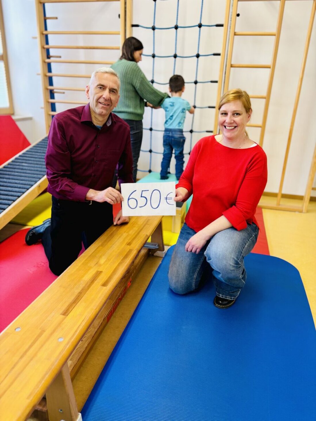 Sulzbach-Rosenberg. Stadtführer G. Haller spendet seit 20 Jahren seine Einnahmen aus Stadtführungen, dieses Jahr 650 Euro an die Frühförderstelle Sulzbach-Rosenberg.