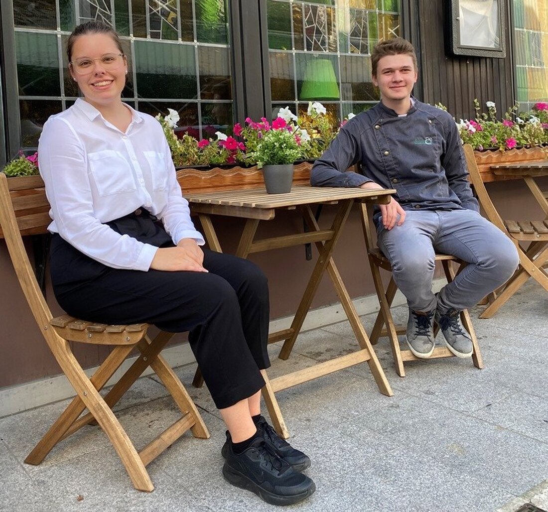 Weiden. Lisa Stauß (18) und Jonathan Mierzowski (19) haben sich für eine Ausbildung beim Stadtkrug-Team entschieden. Die angehende Hotelfachfrau und den angehenden Koch erwarten spannende Aufgaben.  Im Stadtkrug in Weiden [&hellip;]