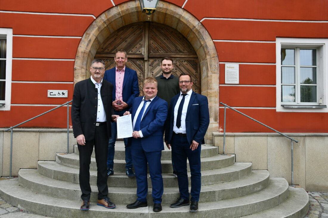 Burglengenfeld. Die Stadtwerke sind der Bürgerenergiegenossenschaft Mittlere Oberpfalz eG (BEMO) beigetreten. Mit diesem Schritt setzen sie ein klares Zeichen für den Ausbau erneuerbarer Energien in der Region und bekräftigen ihr Engagement für eine dezentrale, bürgernahe Energiewende.