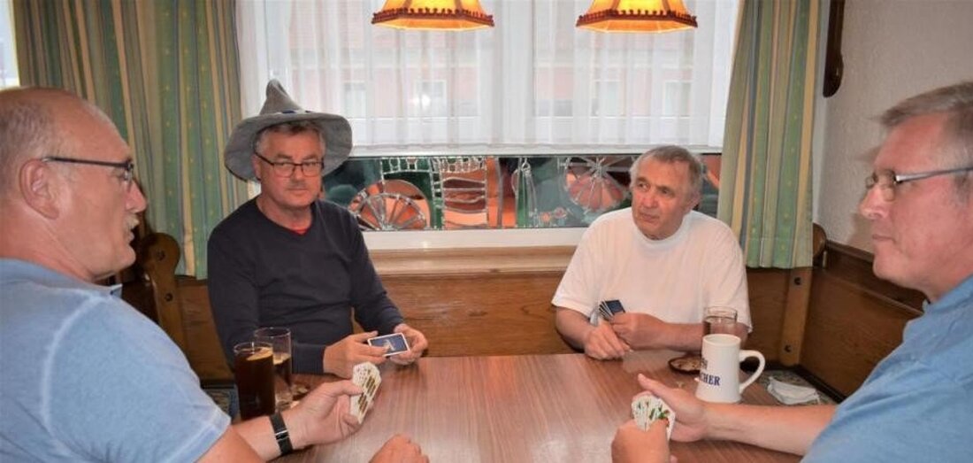 Grafenwöhr. Früher gab es sie noch, die Stammtische, die sich einmal pro Woche im Wirtshaus getroffen haben. Nun sieht es etwas anders aus. Die “Flaschisten”, deren Gründung vor 60 Jahren [&hellip;]