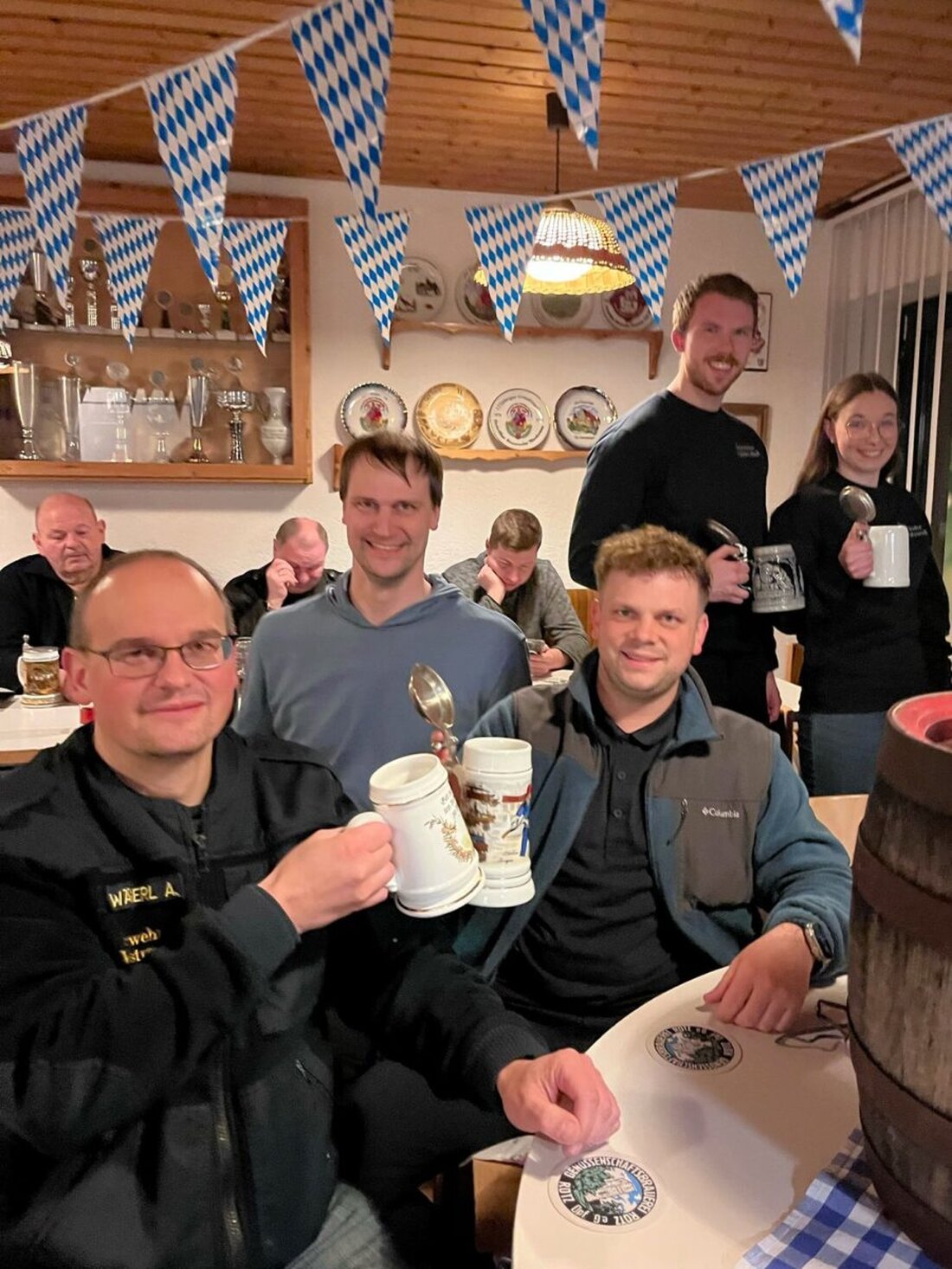 Vohenstrauß. Die Feuerwehr Vohenstrauß veranstaltet am 5. April ihr 42. Starkbierfest, zur Vorprobe traf sich der Verwaltungsrat im Feuerwehrgerätehaus. Der Rötzer Ur-Bock wurde als offizielles Getränk ausgewählt, ergänzt durch weitere Getränke und Speisen, sowie Musik und eine Tombola.