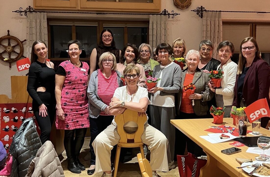 Weiden. Die SPD-Frauen gestalteten einen bewegenden Abend zum Internationalen Frauentag in der Almhütte. Im Fokus stand die Frage, was Frauen Kraft gibt; zugleich gab es klare Worte zu Gewalt, ungleicher Bezahlung und Teilhabe.