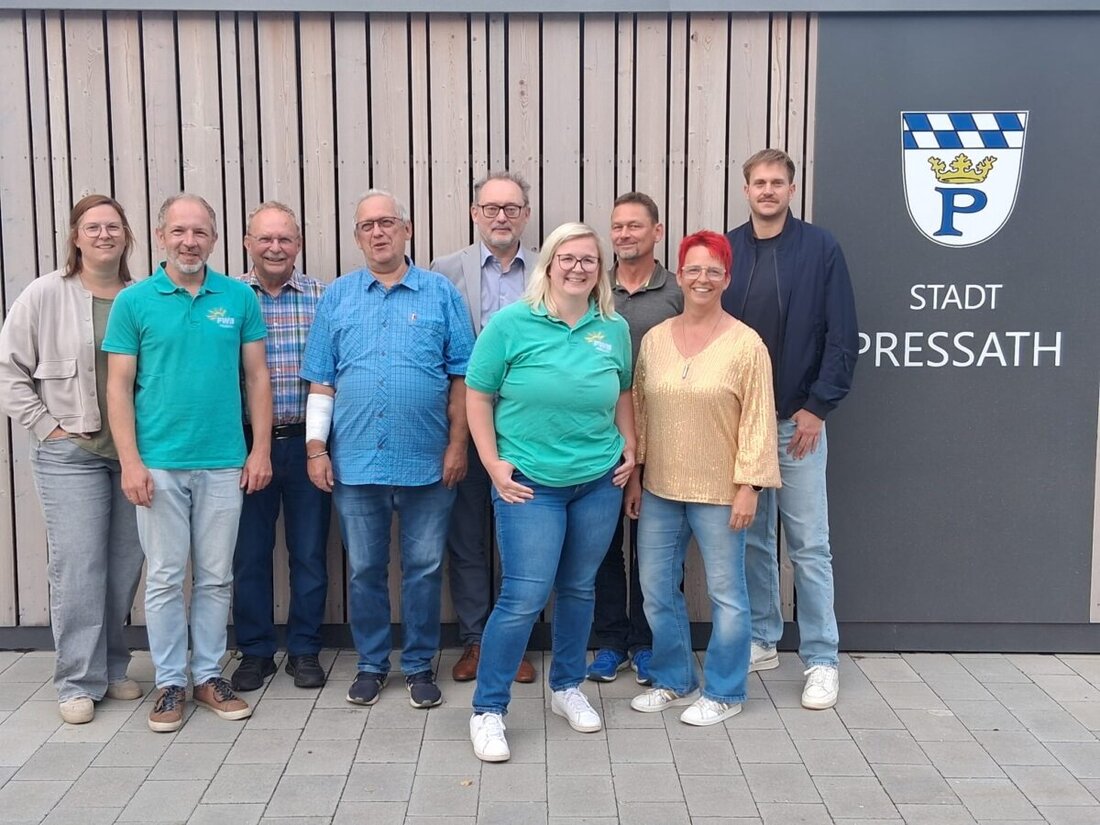Pressath. Der Freie Wählerblock traf sich zur Jahreshauptversammlung mit Neuwahlen in der Gastwirtschaft Heining. Stefan Forster folgt als Vorsitzender auf Wolfgang Graser, der nach zehn Jahren an der Spitze verabschiedet wurde.