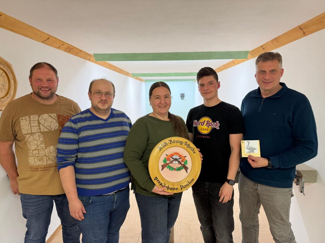 Luhe-Wildenau. Bei der KSK Neudorf b. Luhe e.V. wurde Stefanie Lindner zur Schützenkönigin gekrönt und verwies die Männer auf die Plätze. Beim Weihnachtsschießen um die Gans siegte Thomas Sehr.