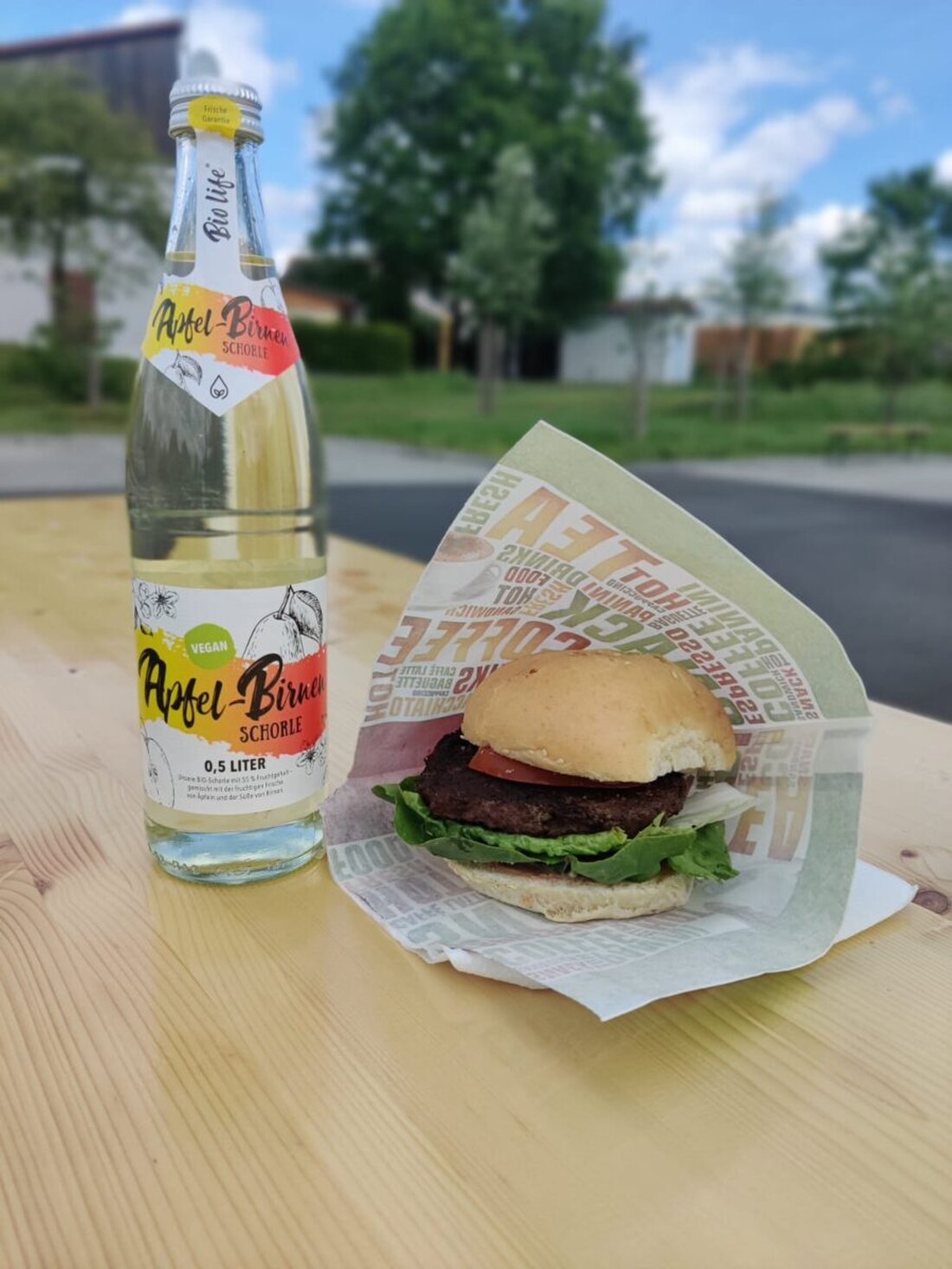 Wiesau. Da lief einigen das Wasser im Mund zusammen beim Bio Beef&Bacon-Burger-Angrillen der Öko-Modellregion Steinwald.  