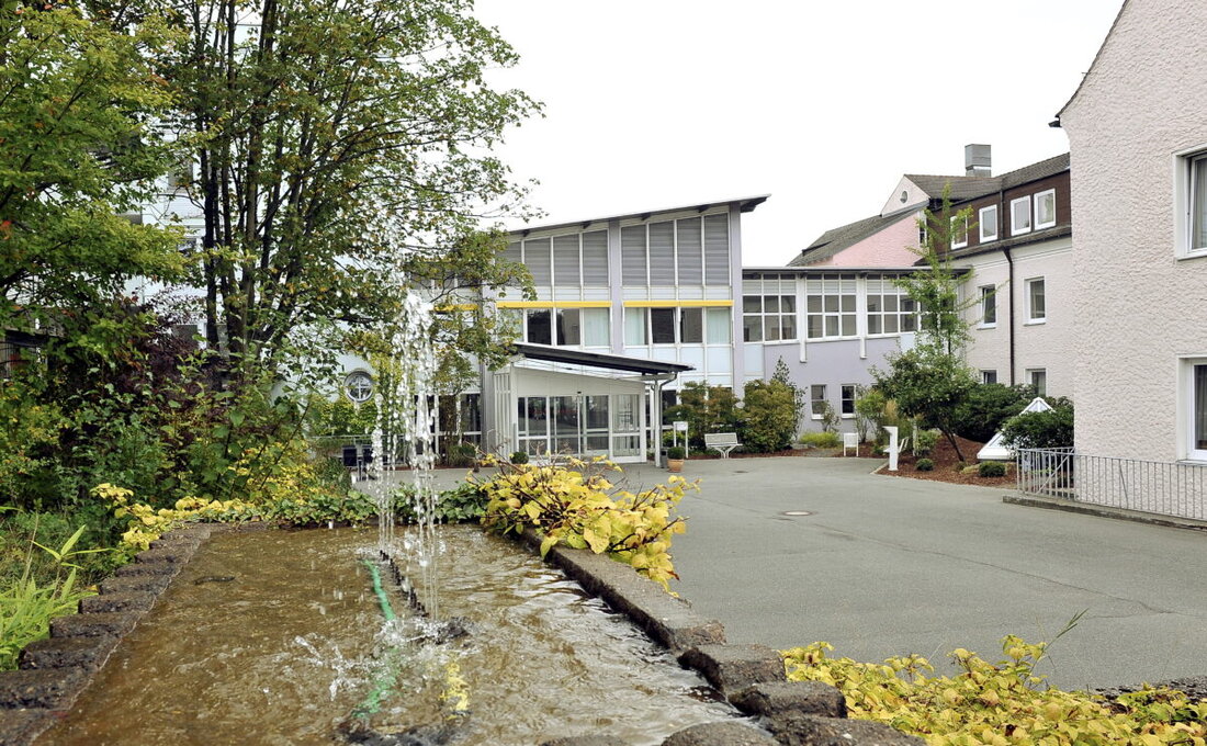 Erbendorf. Die Steinwaldklinik feiert am Mittwoch, 11. Februar 2026, 30 Jahre Geriatrische Reha. Eine Vortragsreihe startet um 16 Uhr und endet um 17 Uhr; die Bevölkerung ist eingeladen.