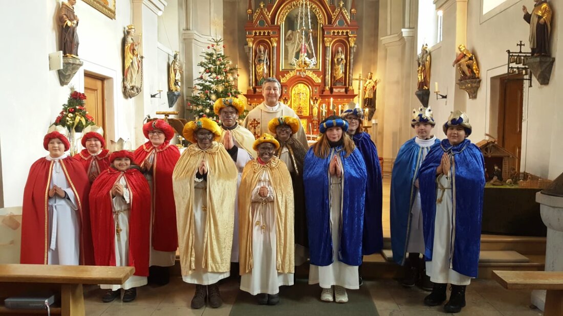 Leuchtenberg. Vier Gruppen waren als Sternsinger in der Pfarrei St. Margareta Leuchtenberg unterwegs. Kaspar, Melchior und Balthasar und der Sternträger, die schon den Gottesdienst mit feierten und bei der Weihe [&hellip;]