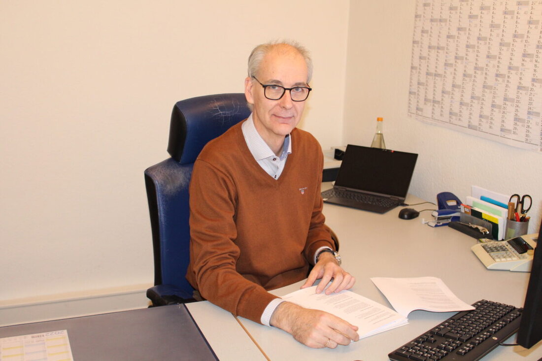 Weiden. Der Haus- und Grundbesitzerverein befragte Oberbürgermeister-Kandidaten zu Grundsteuer und Bauamt. Norbert Ziegler lobt im ECHO-Interview Robyn Arnold (Linke) und kritisiert Jens Meyer (SPD) und Ferdinand Adam (AfD).