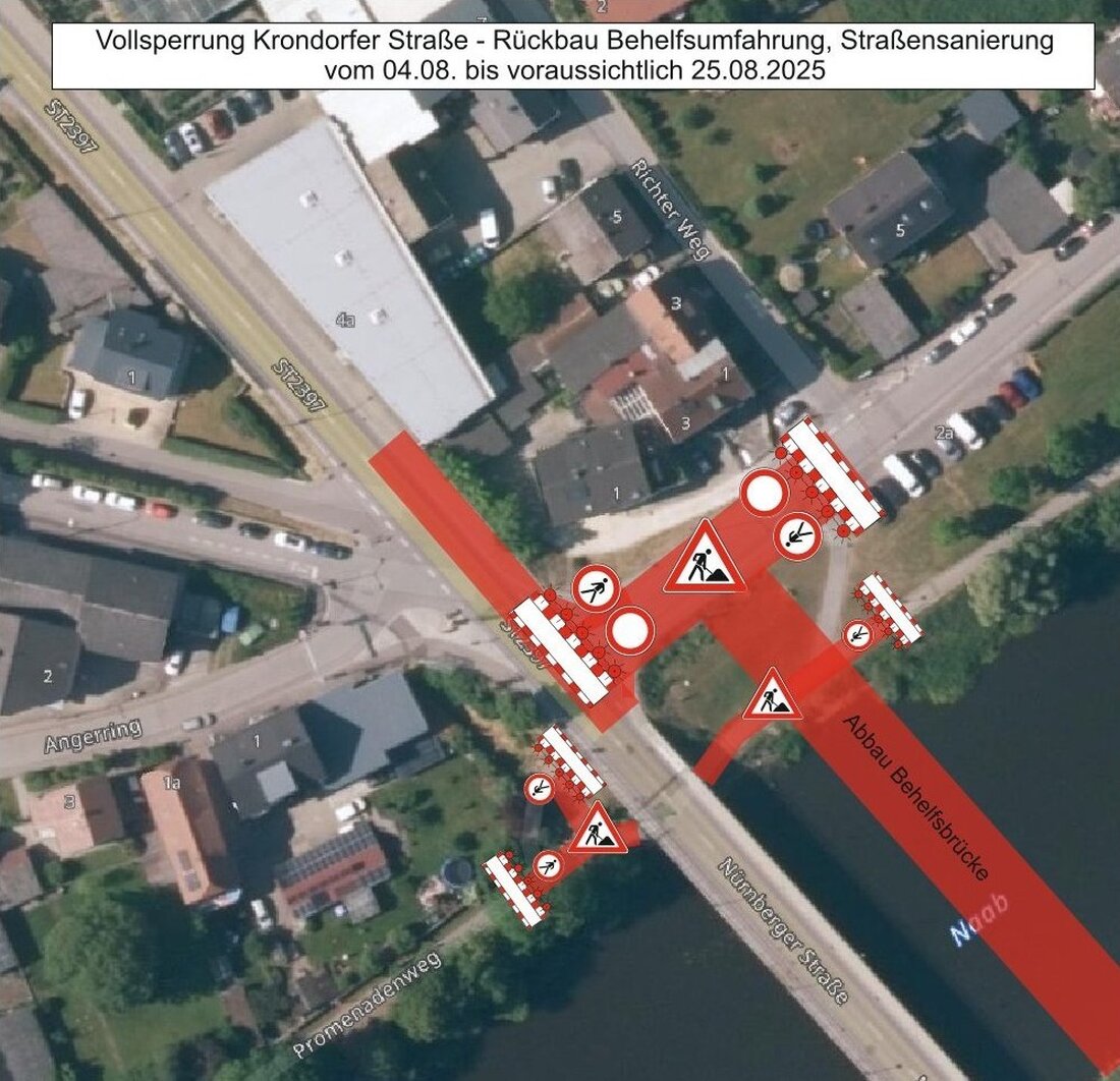 Schwandorf. Ab dem 4. August 2025 beginnt der Rückbau der Behelfsumfahrung und Behelfsbrücken über die Naab, was zu Verkehrsbehinderungen führt. Die Arbeiten dauern bis zum 25. August 2025, mit Straßensperrungen auch für Fußgänger.