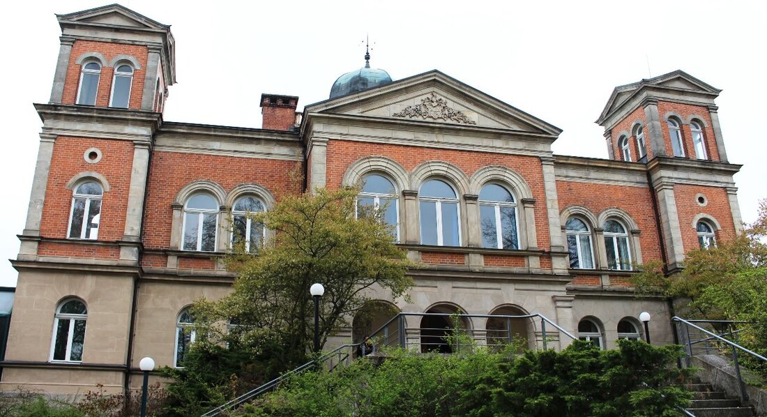 Windischeschenbach. Die wertvollen Fresken in öffentlichen Räumen des historischen Gebäudes sollen wiederhergestellt und saniert werden. Diese wurden seit 40 Jahren auf dem Dachboden der Villa eingelagert. Der Finanzausschuss des Bayerischen [&hellip;]