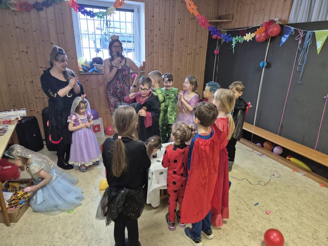 Kaltenbrunn. Bunte Kostüme, Musik und ein voller Sportheimkeller: Der FC-Kinderfasching bot beste Laune für Kinder und Familien. Nach vier Jahren hört das Orga-Team auf; für die Zukunft werden Nachfolger gesucht.
