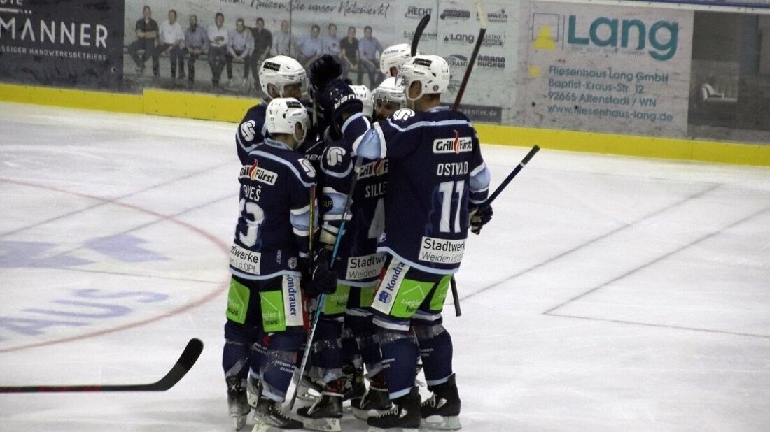 Weiden. Die Blue Devils reagieren auf die Ausfälle von Tomas Rubes und Nick Jermain und verpflichten Alex-Olivier Voyer. In 24 Spielen erzielte er sieben Tore und vier Vorlagen. Eden-Angelus Hofverberg erhält eine Förderlizenz.