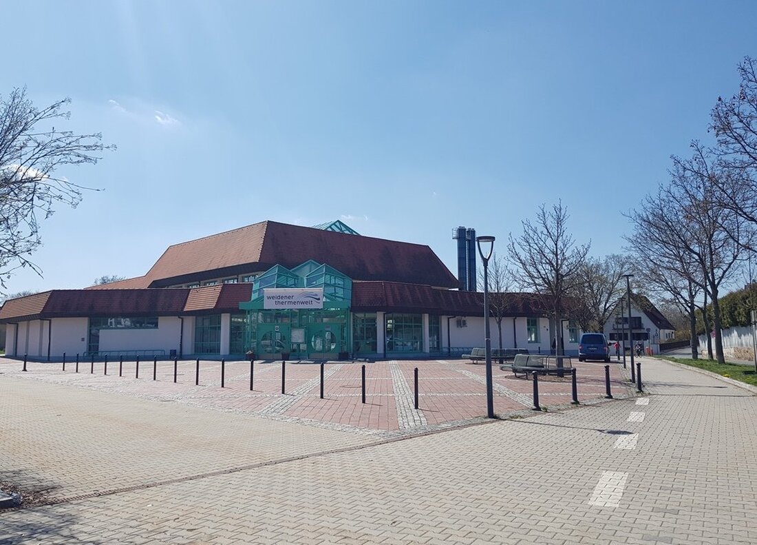Weiden. Fenster offen - Tasche weg. So ist es einer Weidenerin ergangen, die ihr Auto auf dem WTW-Parkplatz geparkt hatte. 